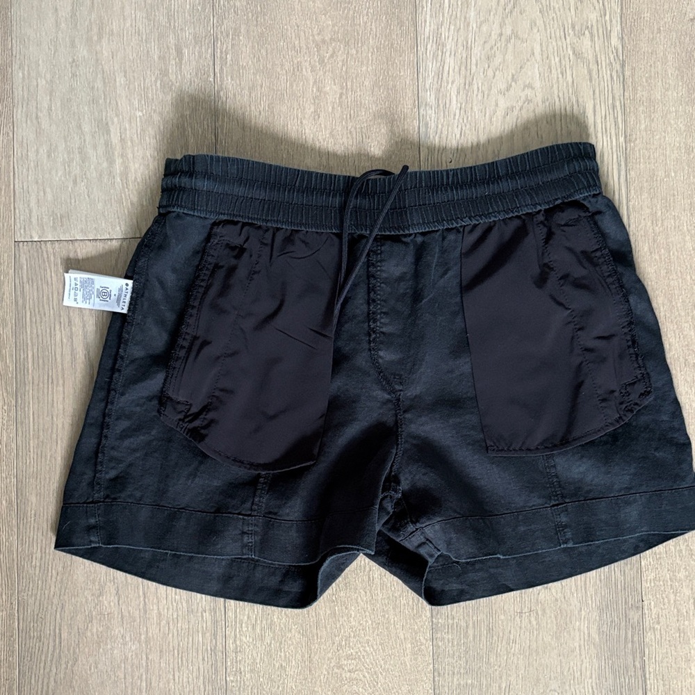 Athleta Charcoal Elastic Waist Shorts - Picture 8 of 9